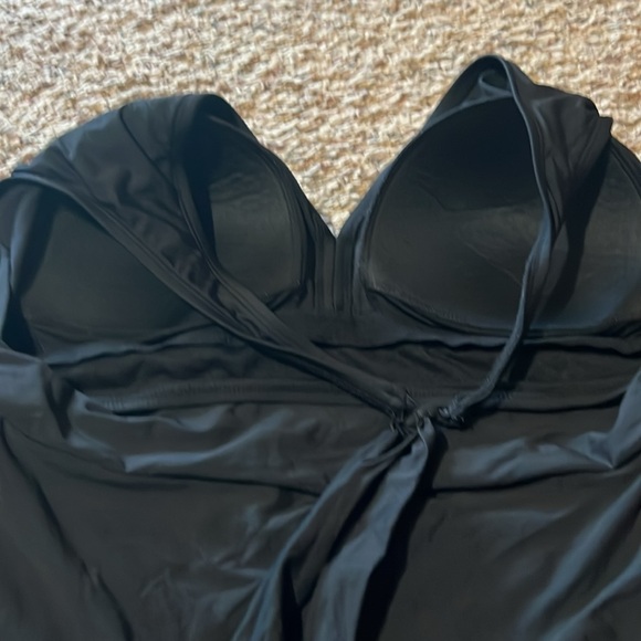 Apt. 9 swim dress, size 3X, padded cups (do not remove), tie halter - Picture 4 of 5